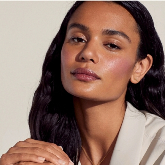 MERIT The Minimalist Perfecting Complexion Stick - Shade: AMBER - Picture 3 of 7